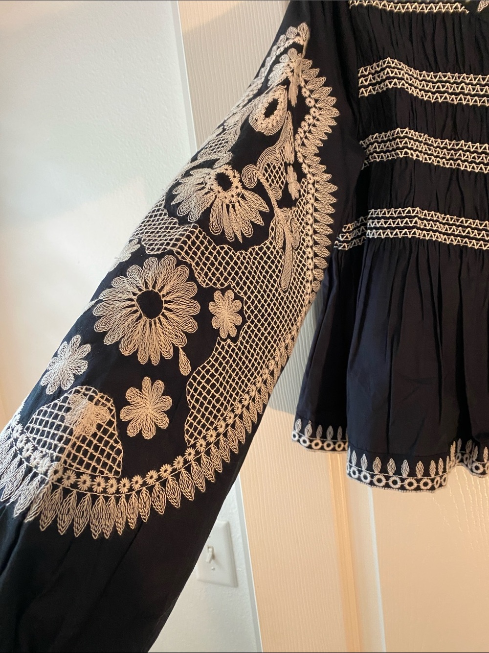 7 for all Mankind: Embroidered Peasant Jacket in Navy and White - Picture 2 of 6